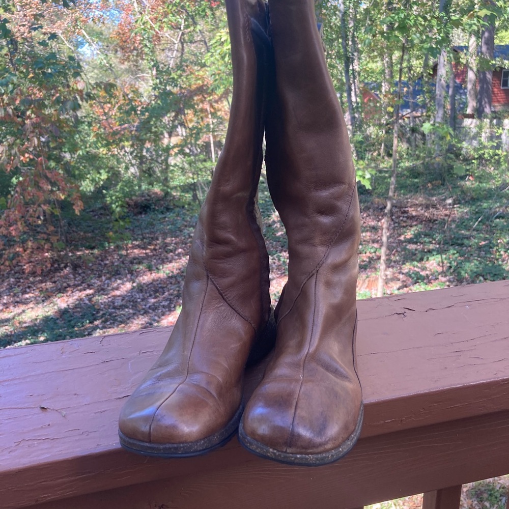 Teva brown leather boots